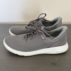 Kizik Unisex Madrid Eco Knit hands-free slip-on sneakers grey Mens‎ 9 Wo's 10.5